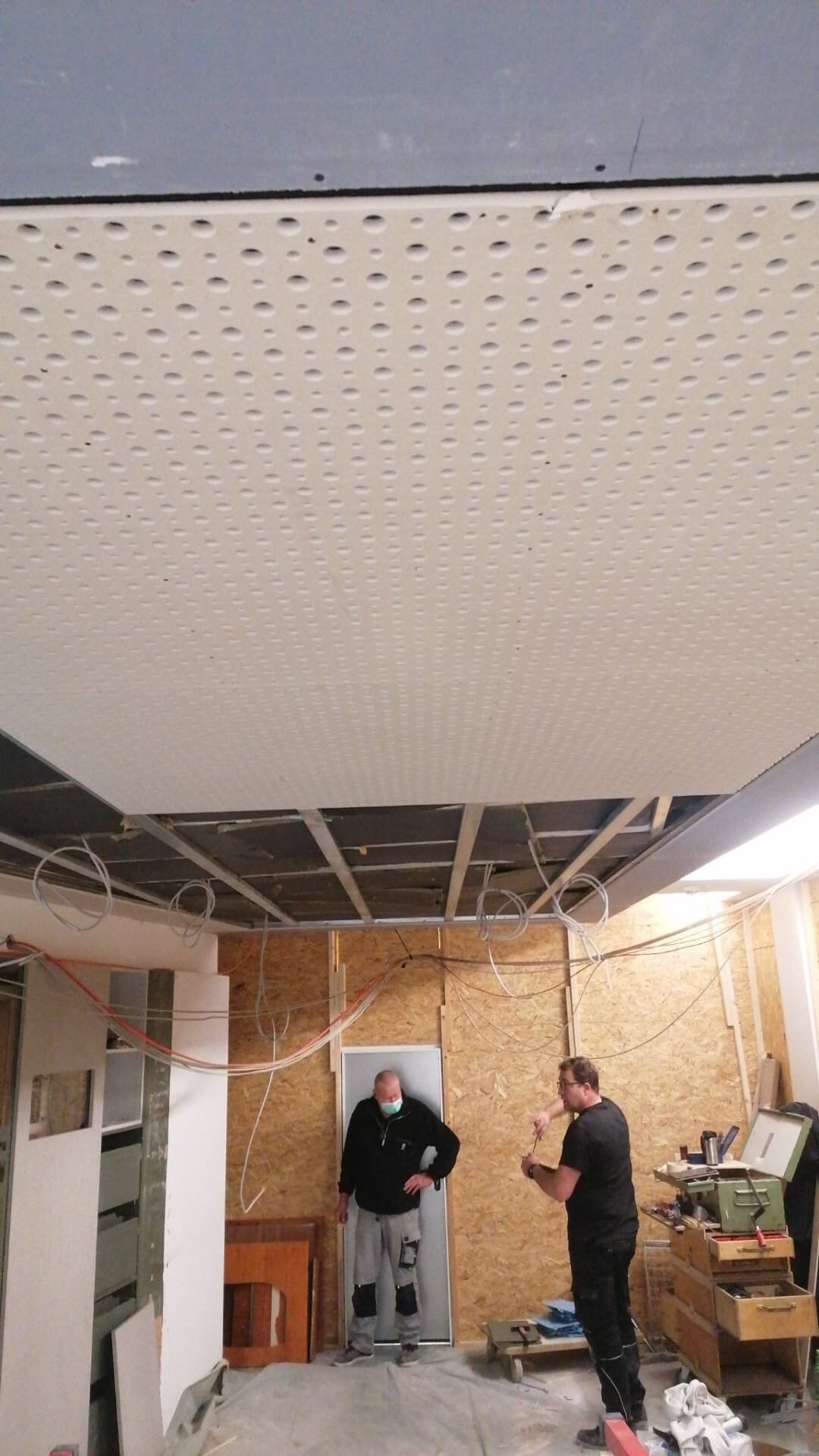 Projekt in Essen – Empfangstheke & Akustiksegel – Bild 4